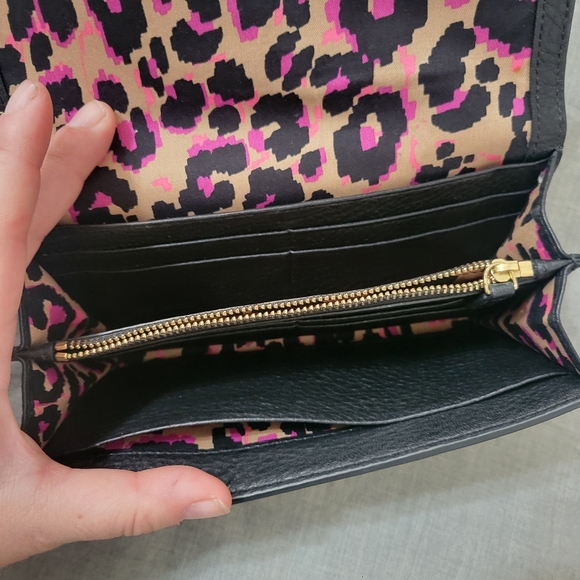 EUC Vera Bradley Genuine Leather Wallet With Studs - Picture 4 of 6